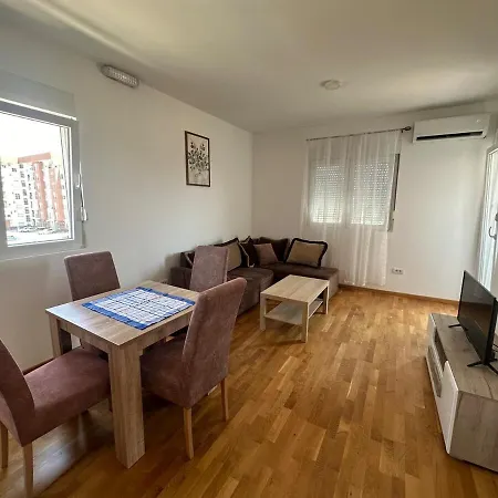 Modern 2br - Smart Tv And Wifi פודגוריצה