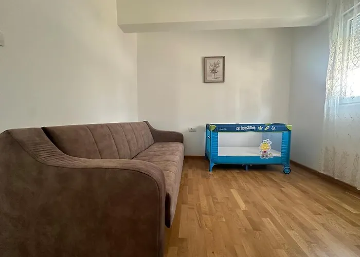 Modern 2br - Smart Tv And Wifi Podgorica
